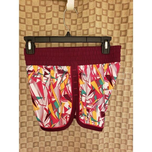 Under Armour Women's UA XS Running Shorts Semi-Fitted Shortie Shorts XS NWOT - Picture 4 of 6